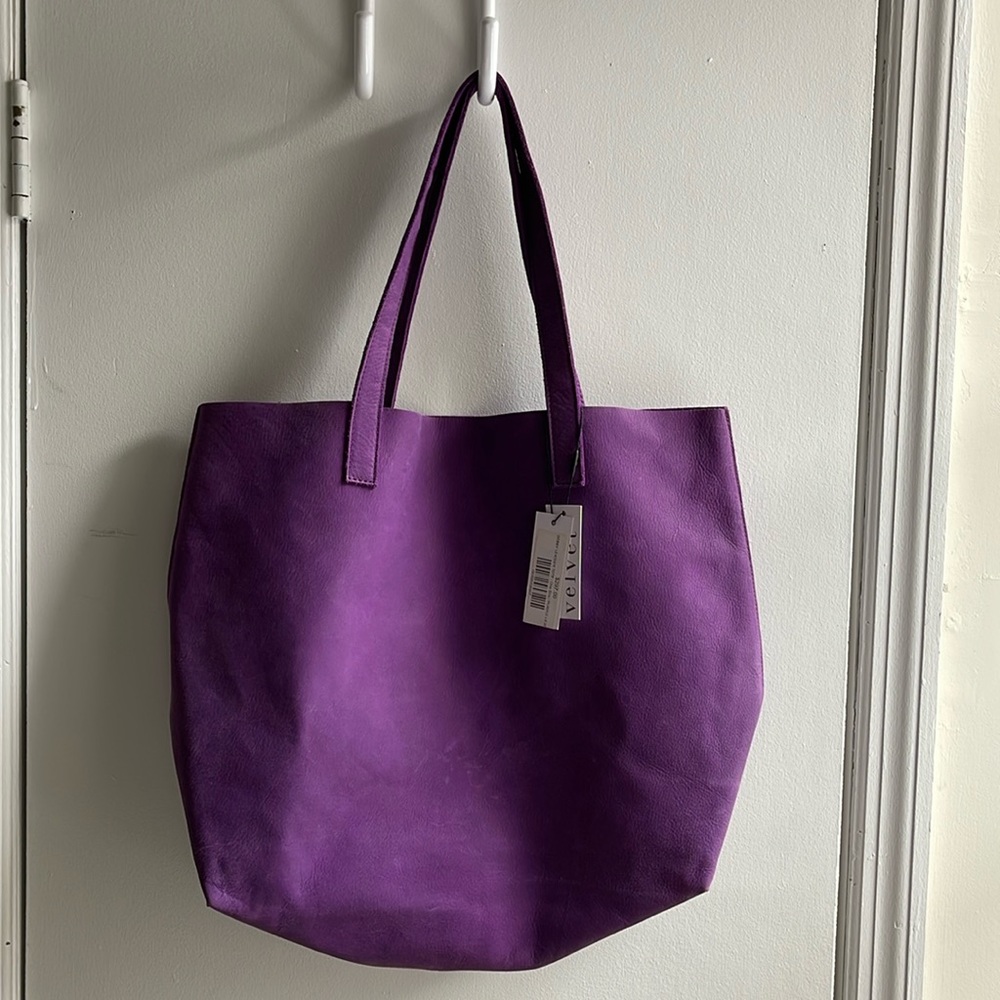 Velvet by Graham & Spencer leather tote bag